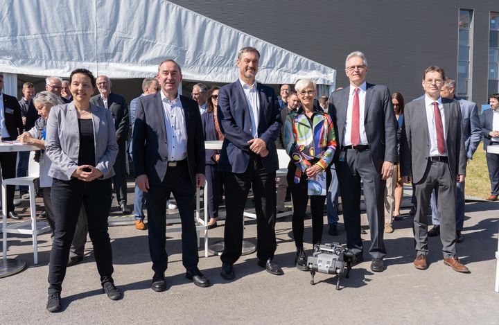 Impressionen der Grundsteinlegung des Neubaus des Galileo Kompetenzzentrum.